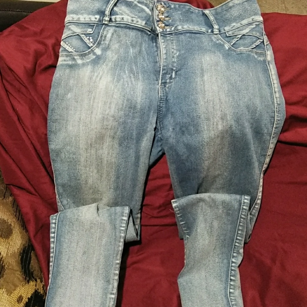 High waisted jeans